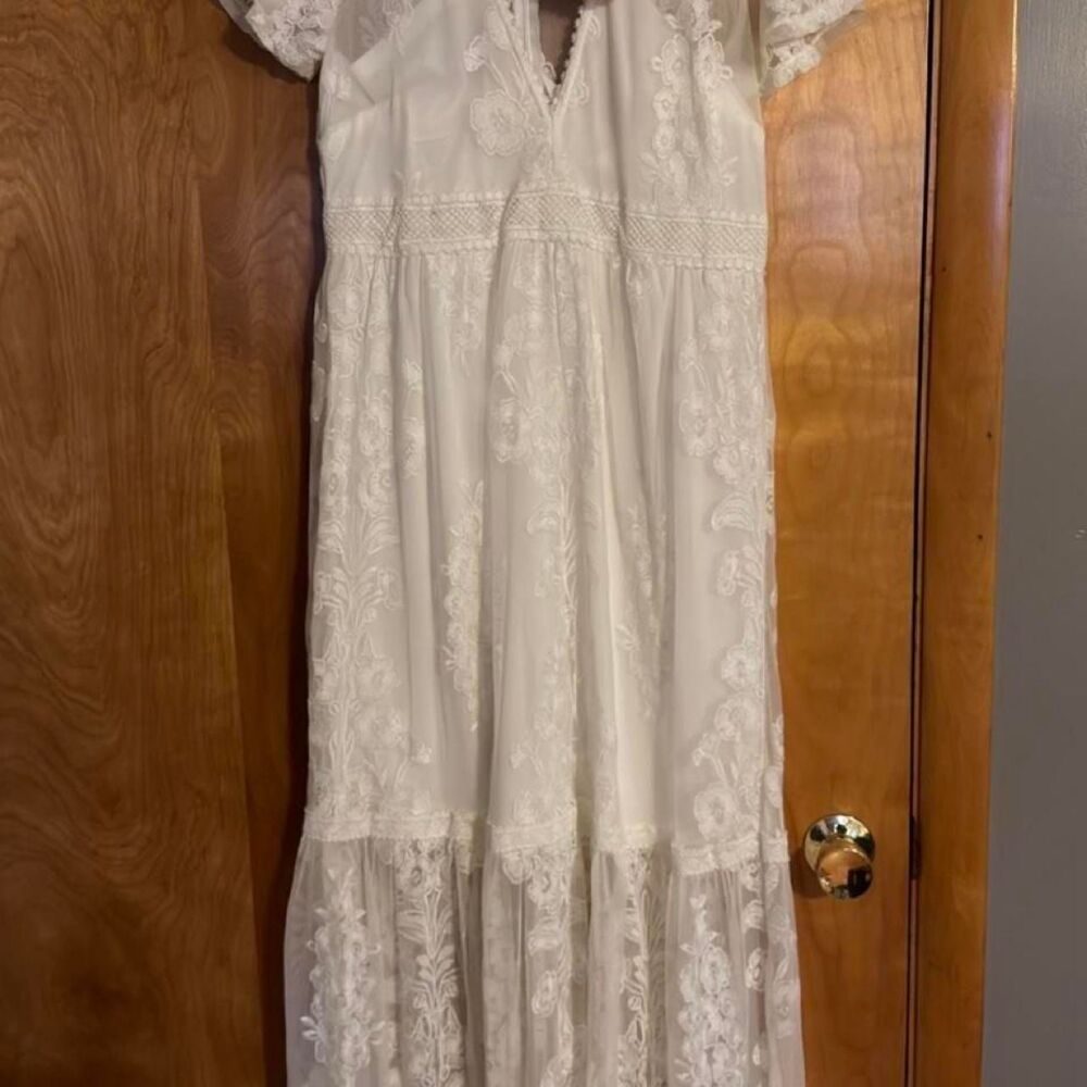Altar-d-state Women's White Dress
